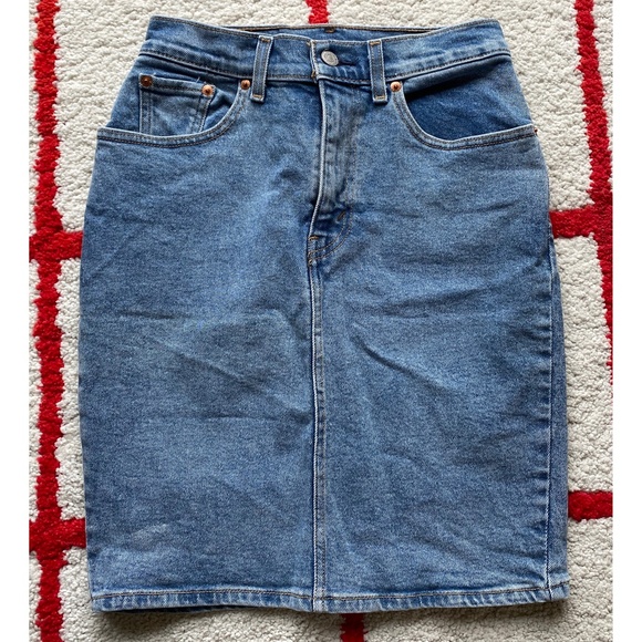 Levi’s Essential High-Waisted Premium Denim skirt Sz 25 - Picture 4 of 7